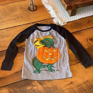 Euc worn twice size 5 Halloween shirt